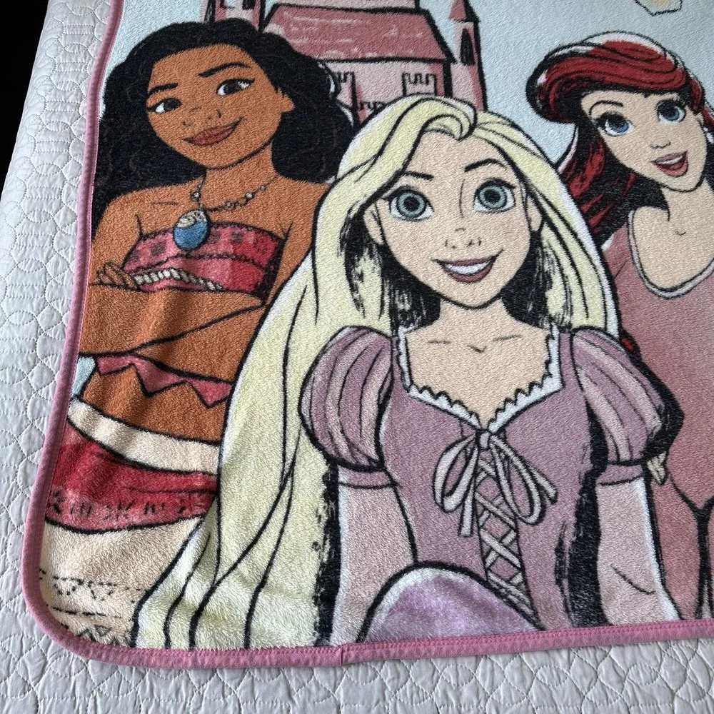 Disney Princess Blanket Ariel Moana Rapunzel Castle Northwest Fleece Throw Pink